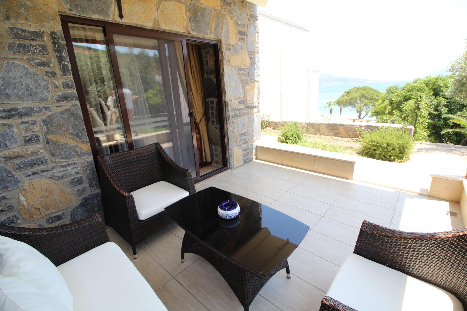 Azka Otel