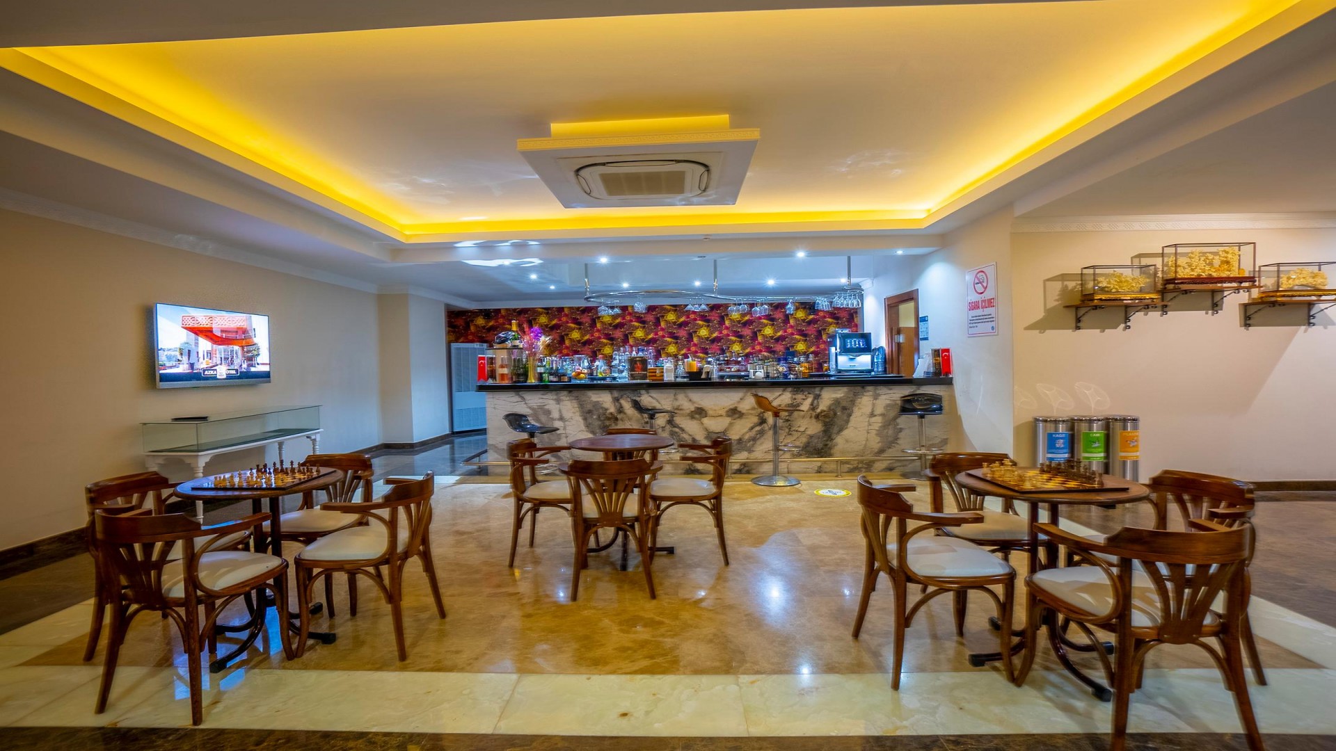 Azka Otel