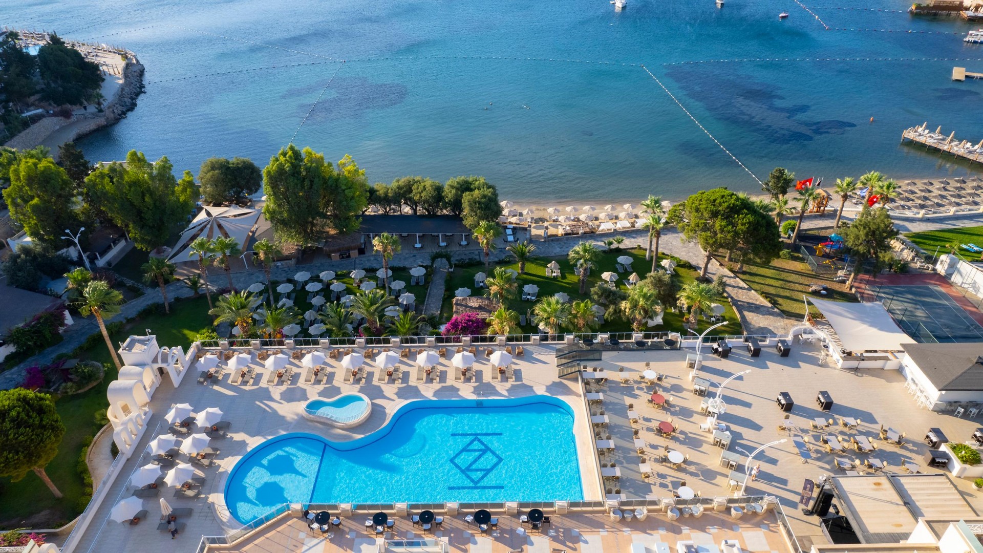 Azka Otel