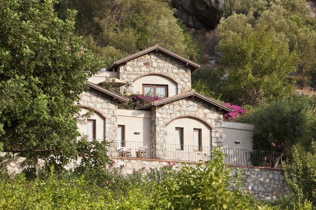 DIONYSOS VILLAGE HOTEL