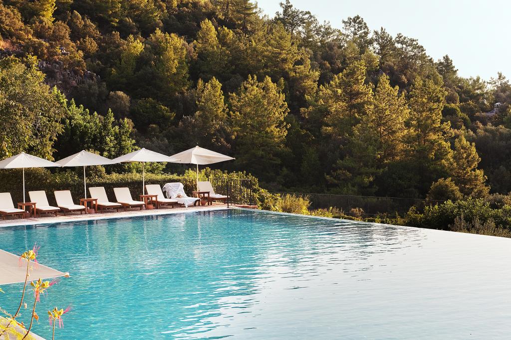 DIONYSOS VILLAGE HOTEL