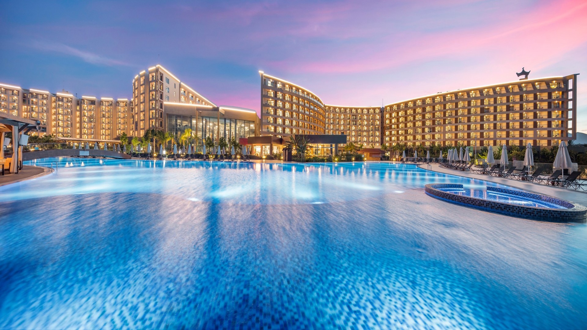 Elexus Hotel Resort & Casino & Spa