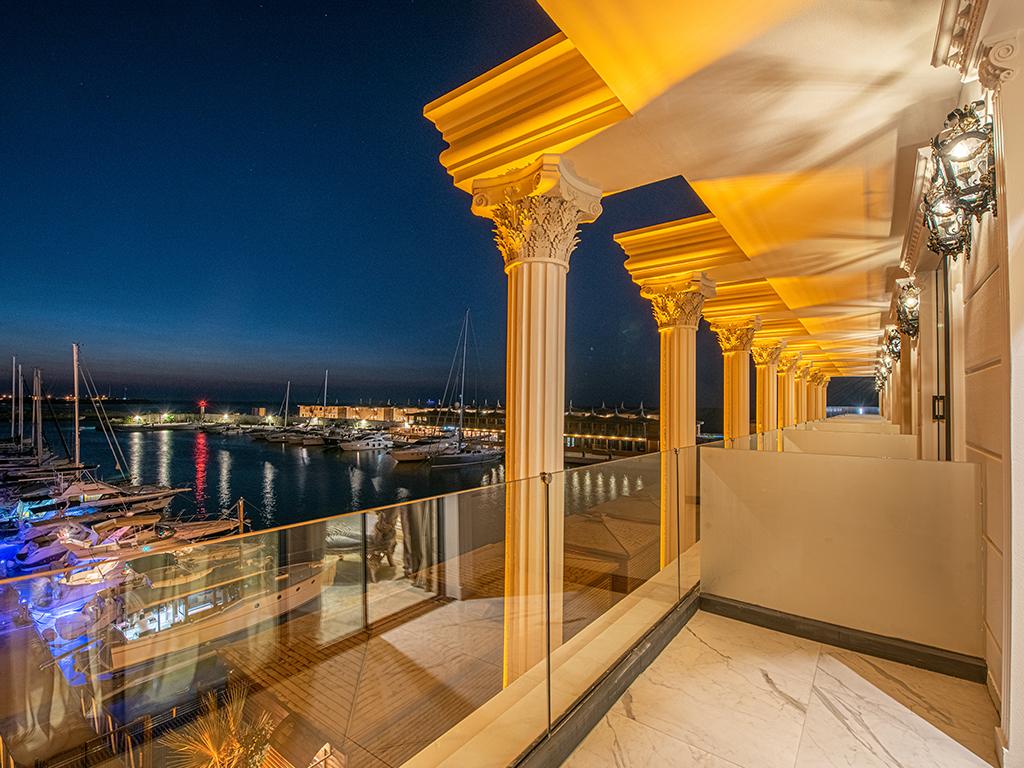 Les Ambassadeurs Hotel & Casino