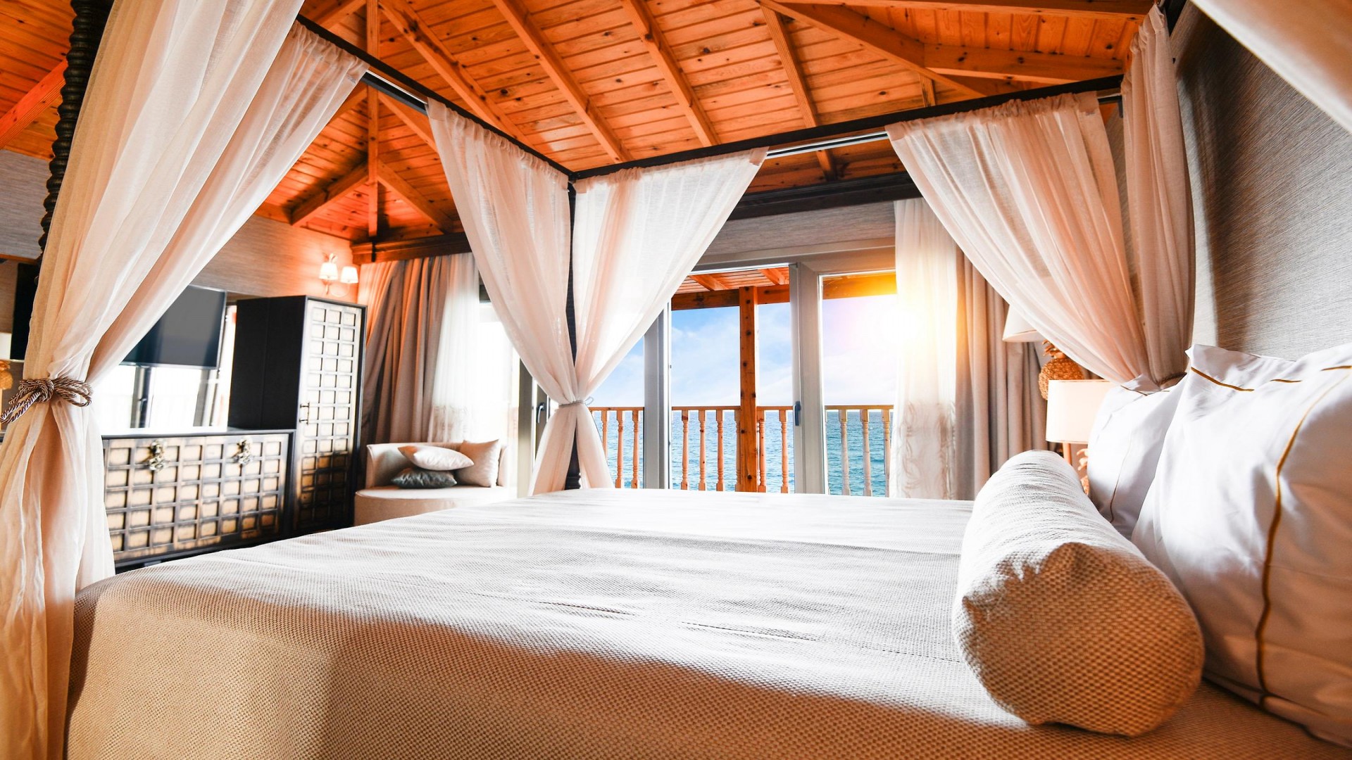 Les Ambassadeurs Hotel & Casino