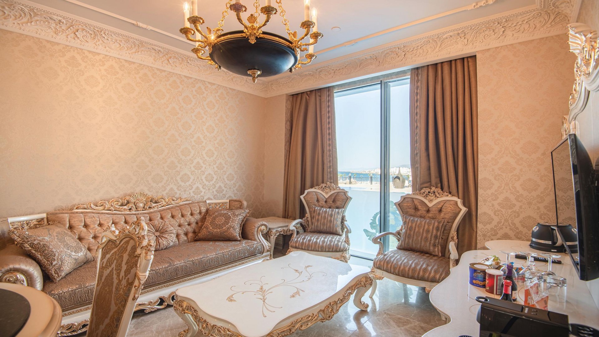 Les Ambassadeurs Hotel & Casino