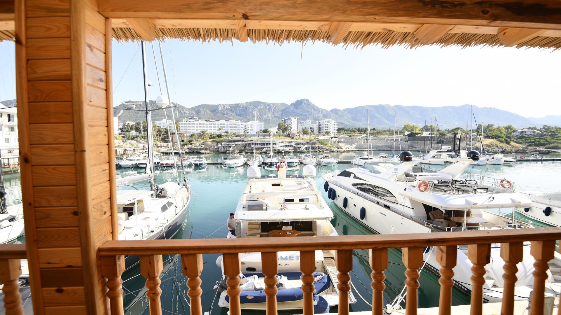 Les Ambassadeurs Hotel & Casino