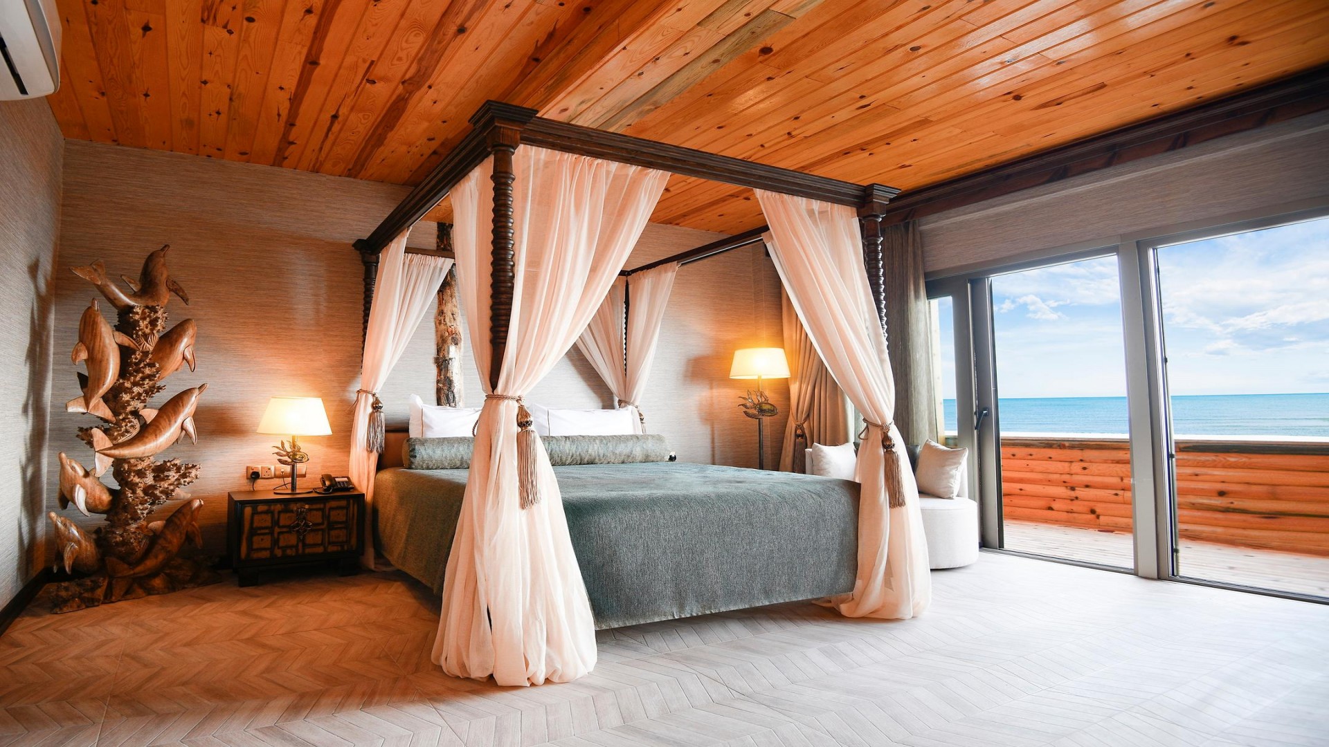 Les Ambassadeurs Hotel & Casino