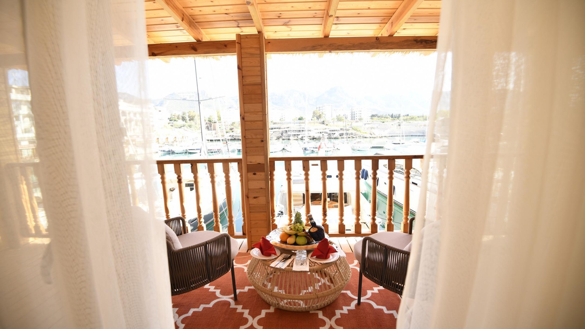 Les Ambassadeurs Hotel & Casino