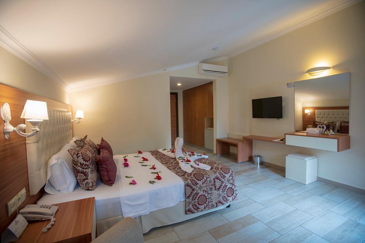 Suncity Hotel & Beach Club