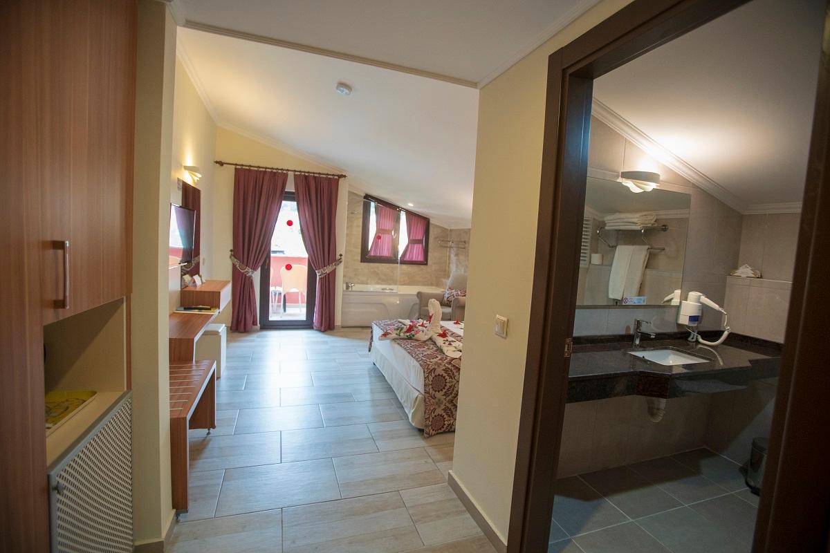 Suncity Hotel & Beach Club