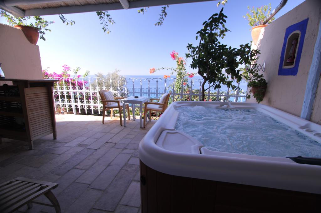 Beyaz Yunus Hotel