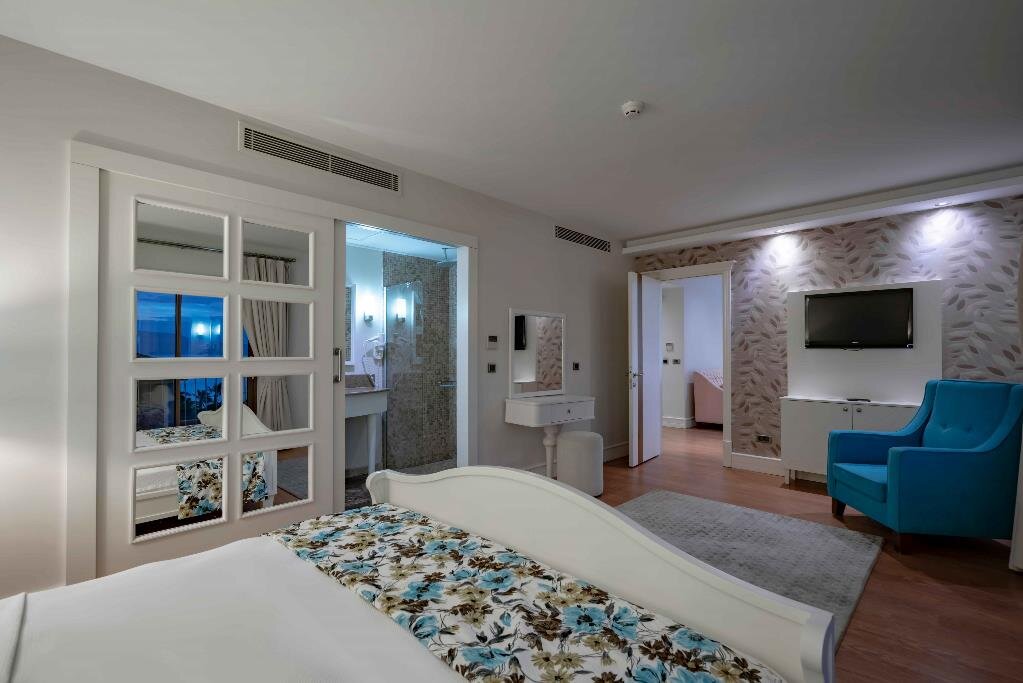 Royal Teos Thermal Resort Clinic & Spa